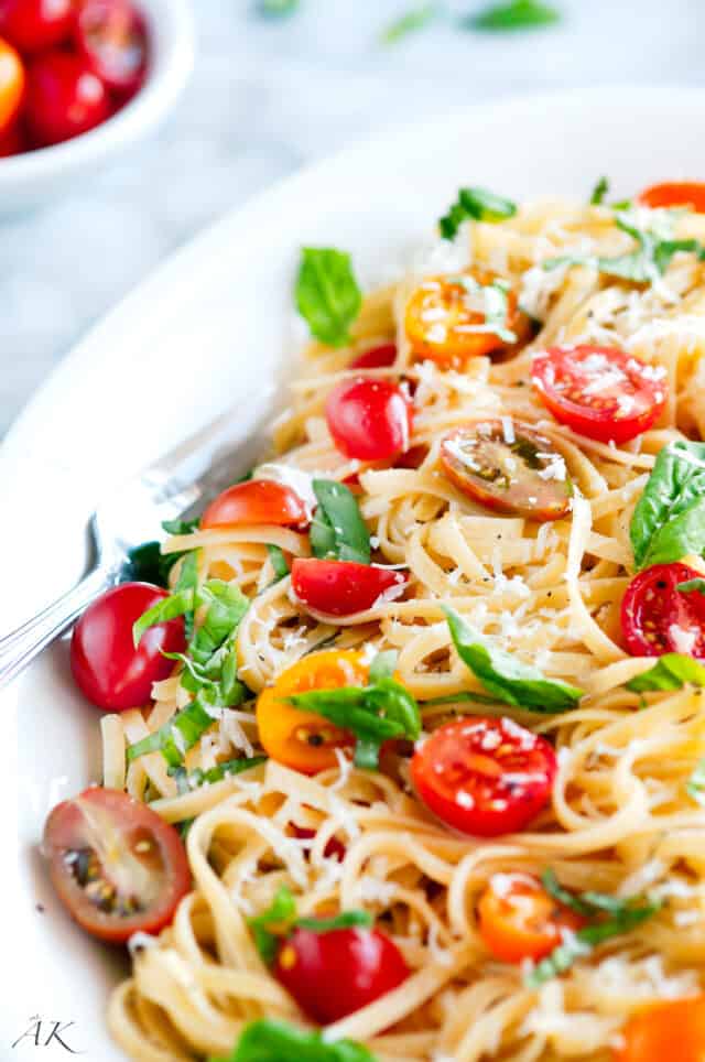 15 Minute Summertime Linguine Pasta with Fresh Basil and Cherry ...