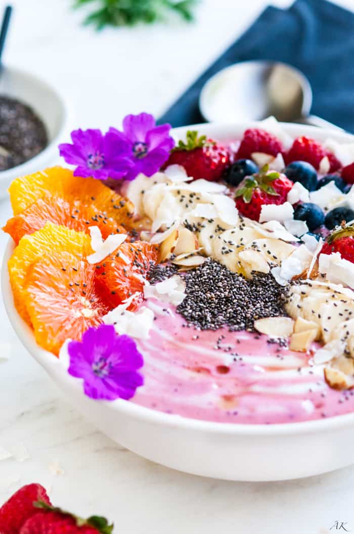 Berry Banana Smoothie Bowl - Aberdeen's Kitchen