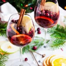 https://www.aberdeenskitchen.com/wp-content/uploads/2017/12/Red-Wine-Christmas-Sangria-2-225x225.jpg