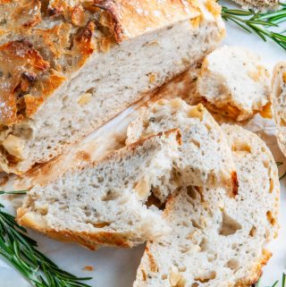 No Knead Rosemary Garlic Bread - Aberdeen's Kitchen