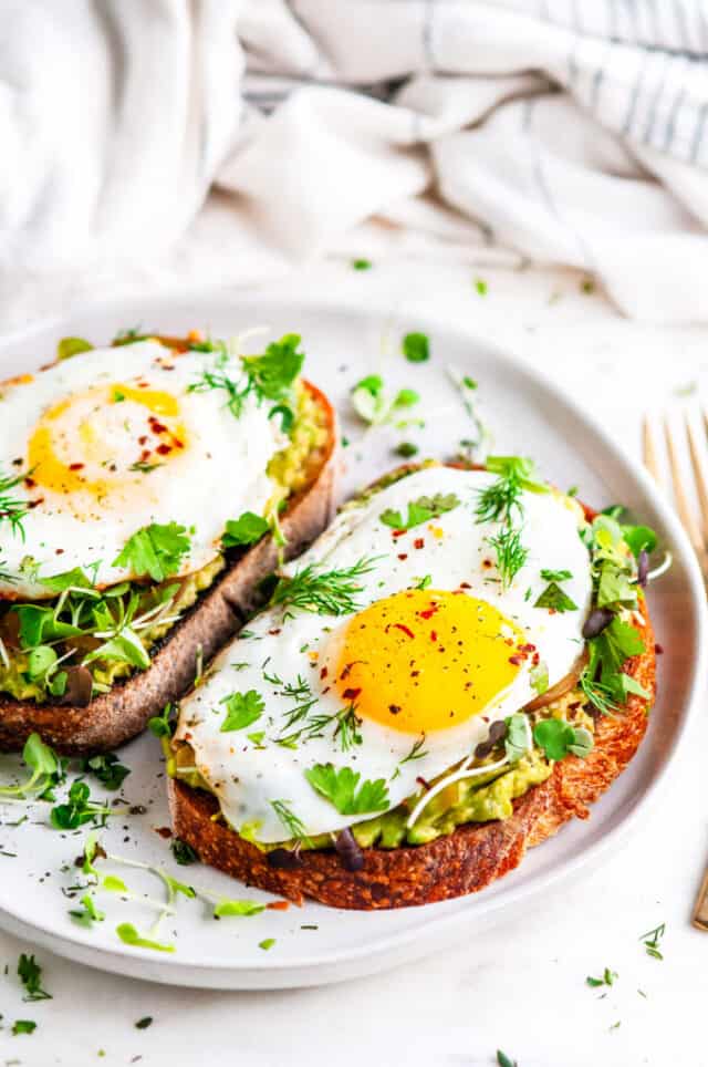 Avocado Egg Breakfast Toast - Aberdeen's Kitchen