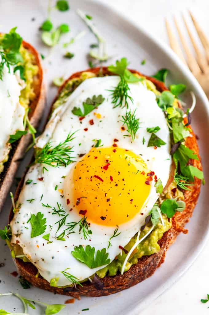 Avocado Egg Breakfast Toast - Aberdeen's Kitchen