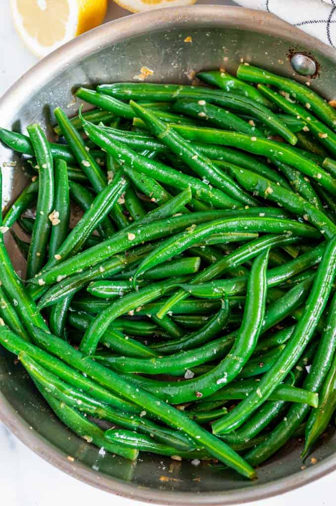 Easy Skillet Garlic Green Beans - Aberdeen's Kitchen
