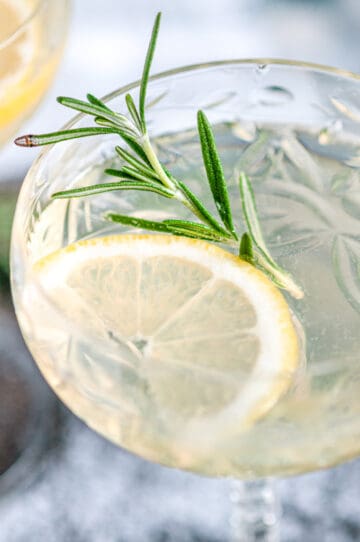 Sparkling Elderflower Gin Cocktail - Aberdeen's Kitchen