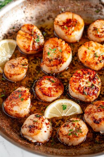 Pan Seared Lemon Garlic Butter Scallops - Aberdeen's Kitchen