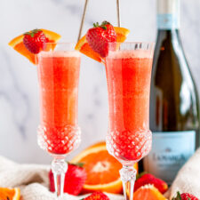 https://www.aberdeenskitchen.com/wp-content/uploads/2021/05/Sunrise-Strawberry-Mimosa-Cocktail-10-225x225.jpg