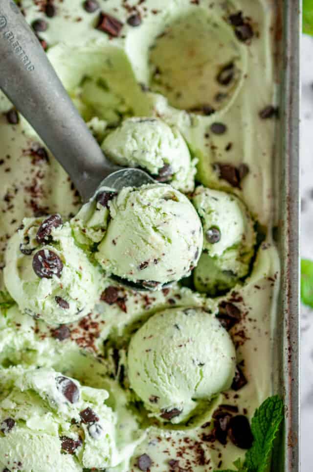 No Churn Mint Chocolate Chip Ice Cream Aberdeens Kitchen 